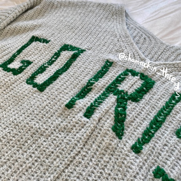 University of Notre Dame hand knit embroidered sweater - Picture 7 of 16